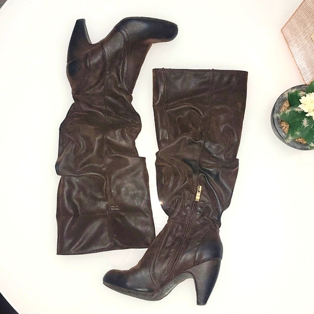 Coconuts by Matisse brown faux suede boots